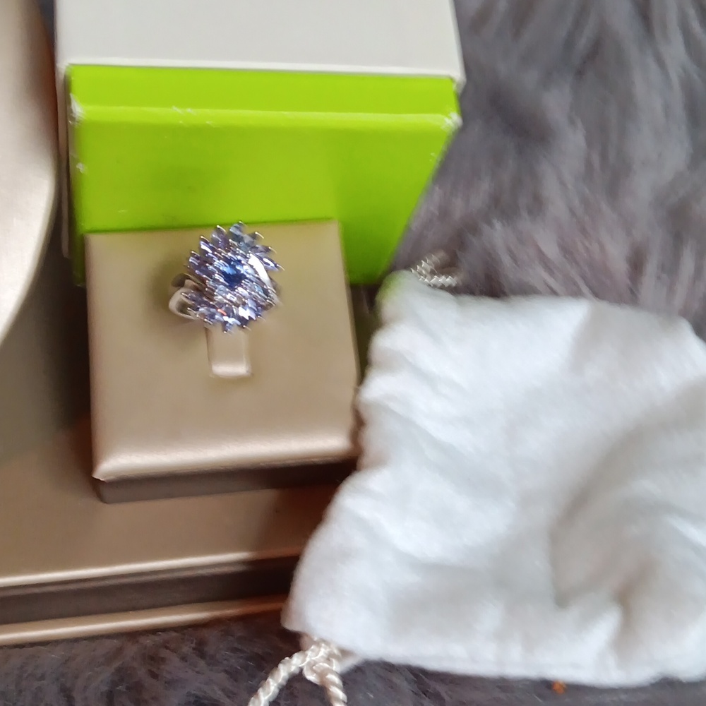 Stunning Designer JS 925 Sterling Silver Tanzanite Cluster Ring - Size 8 - Picture 2 of 9